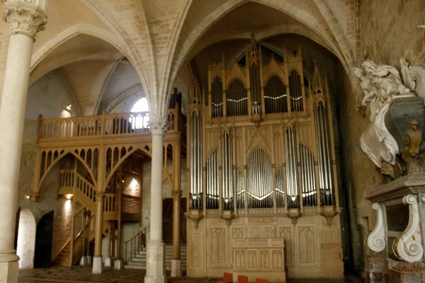 abbaye-de-royaumont-refectoire-et-orgue-4