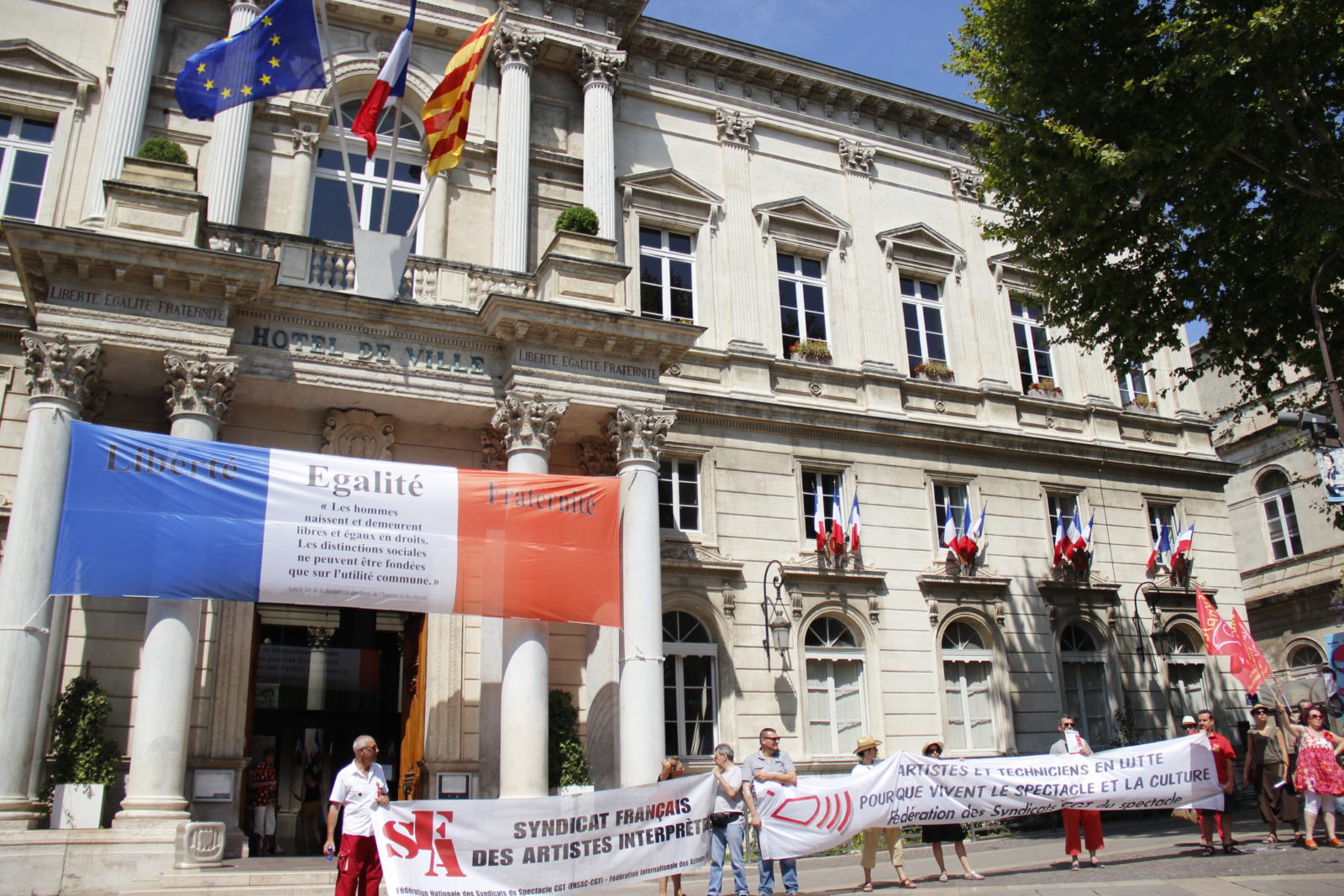 Les intermittents : bouc émissaire du MEDEFigaro