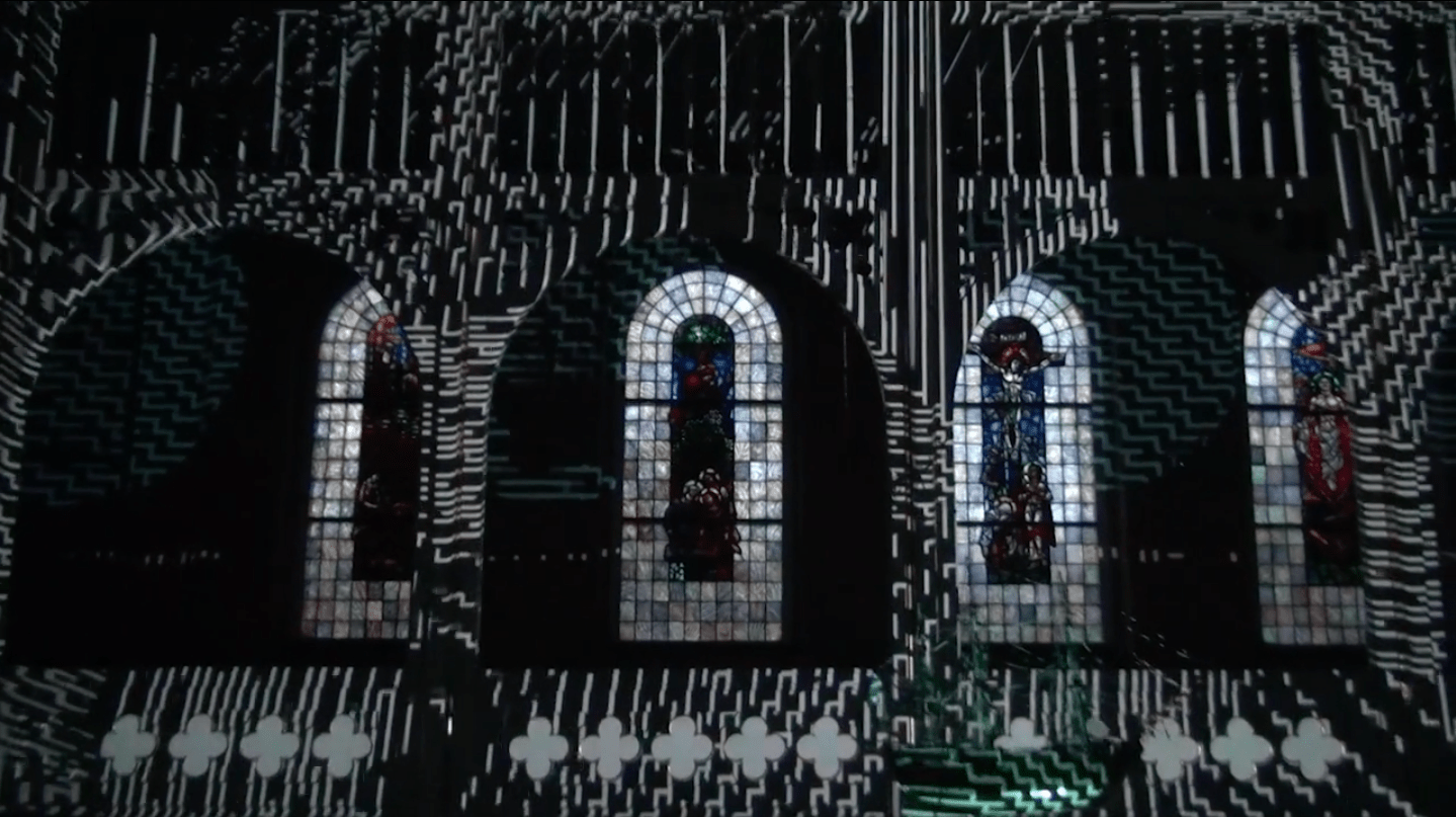 Impressionnante installation vidéo dans l’église de Svelvik en Norvège