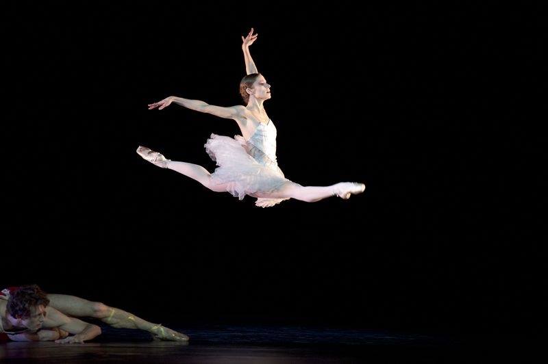 Laëtitia Pujol, danseuse étoile de l’Opéra de Paris, raccroche ses souliers