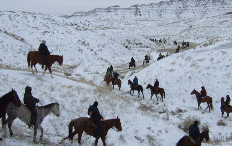« The Ride » : longue chevauchée sur les traces des Sioux morts à Wounded Knee