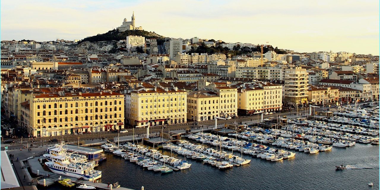 Marseille – Lieux publics recrute un chargé de communication (h/f)