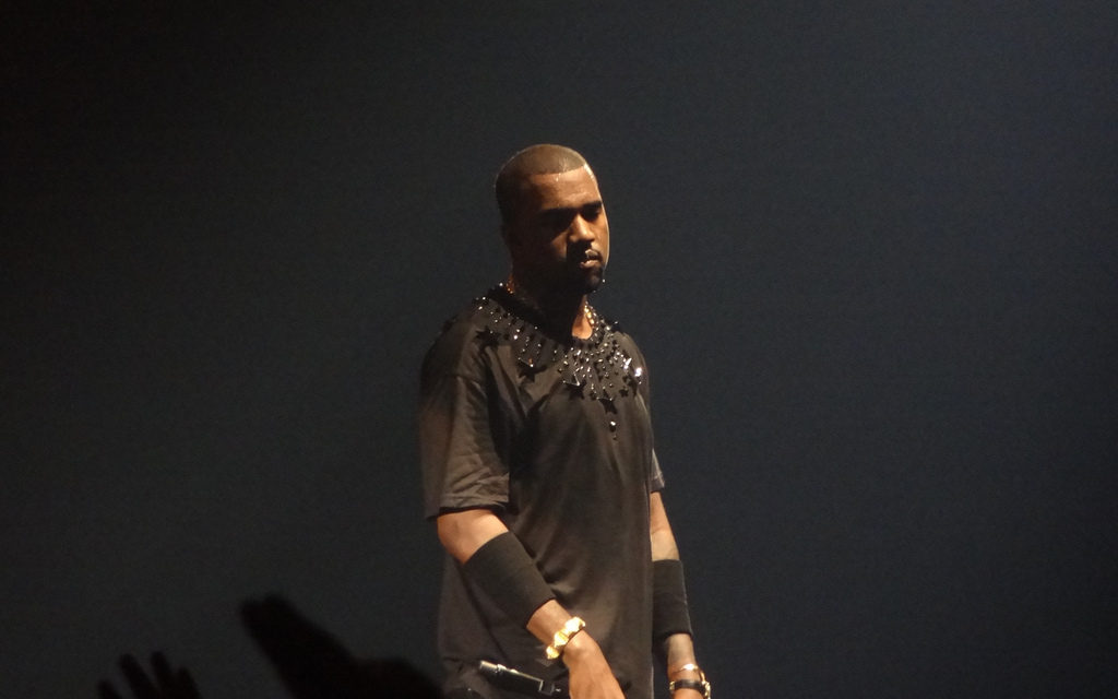 Kanye West égale le record des Beatles et d’Eminem avec son nouvel album « Ye »