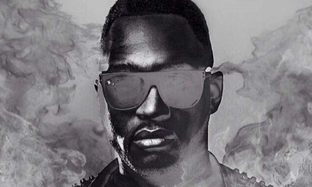 À Aubervilliers, le rappeur Mac Tyer offre trousses et cahiers avant la rentrée