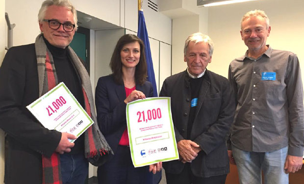 21 000 signataires soutiennent les scénaristes et réalisateurs européens
