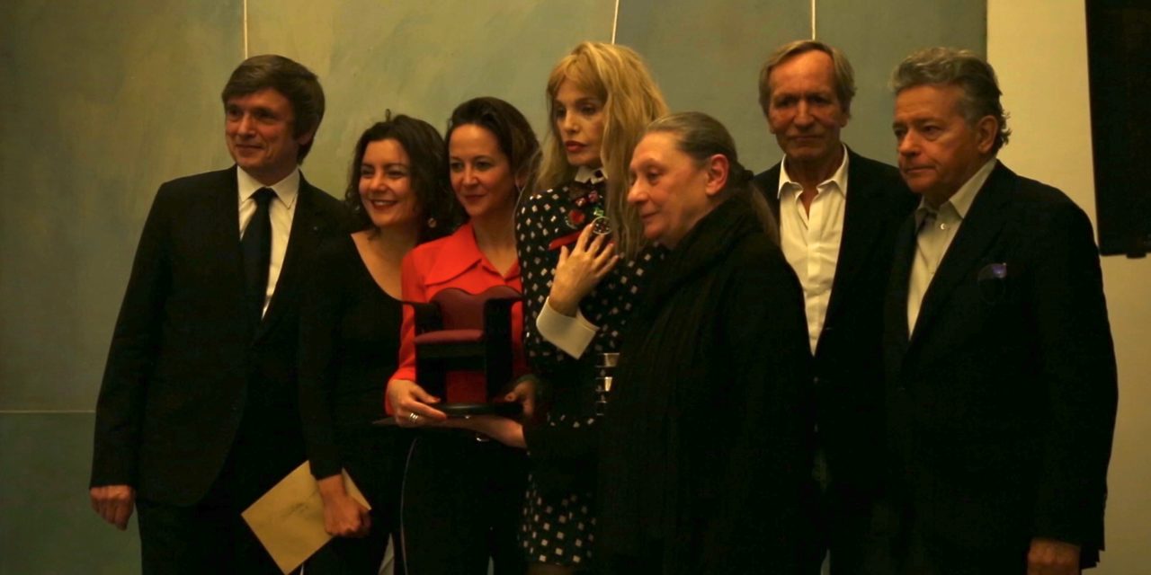 Carine Lacroix couronnée par le premier Prix Café Beaubourg : femme et talentueuse