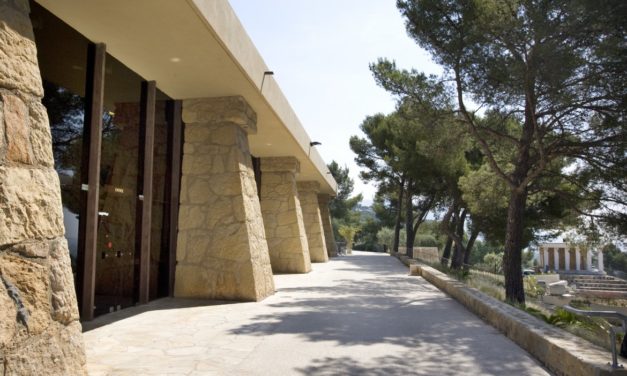 Châteauvallon, scène nationale, recrute un employé des relations publiques (h/f)