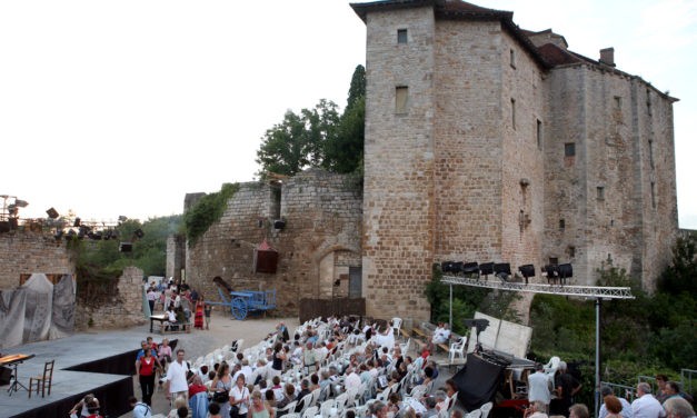 Le magnifique village de Bruniquel voit son festival maintenu cet été
